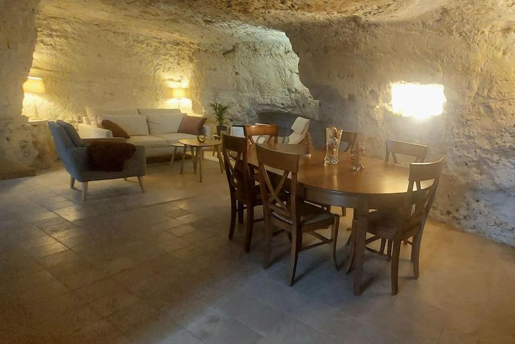 Troglo Entre Caves Et Chateaux Montlouis-sur-Loire Exterior photo